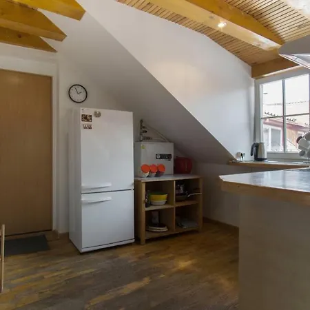 Private Free Sauna & 4 Bedrooms Old Town Rooftop Apartmán *