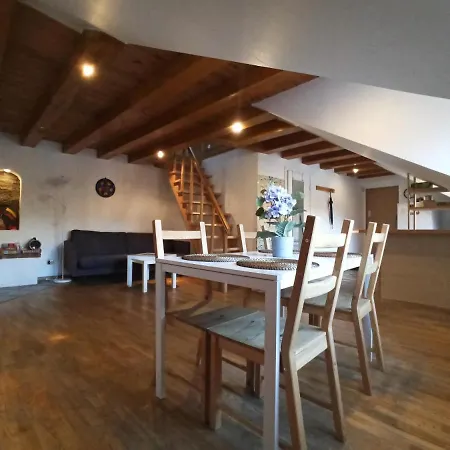 Private Free Sauna & 4 Bedrooms Old Town Rooftop Apartment *