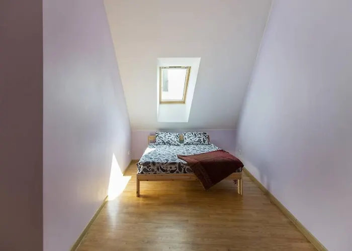 Апартаменти Private Free Sauna & 4 Bedrooms Old Town Rooftop *