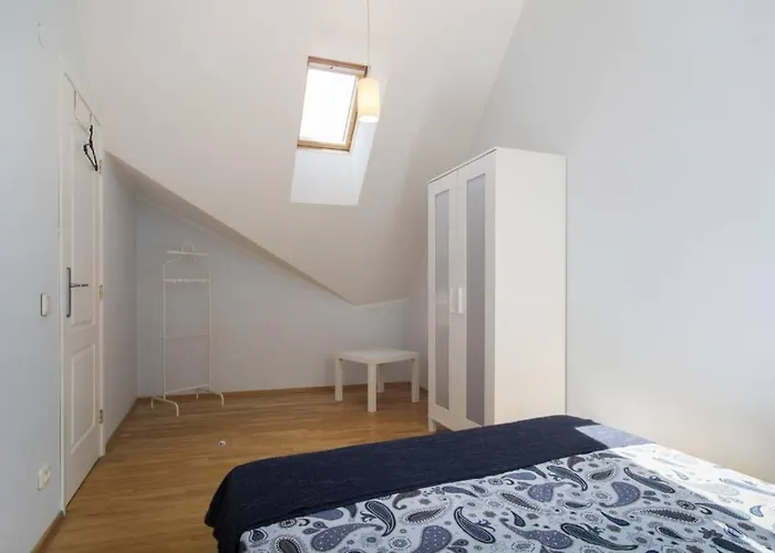 Butas Private Free Sauna & 4 Bedrooms Old Town Rooftop *