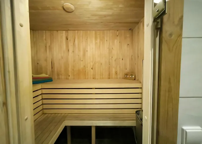 アパート Private Free Sauna & 4 Bedrooms Old Town Rooftop