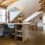 דירה Private Free Sauna & 4 Bedrooms Old Town Rooftop וילנה