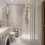 Private Free Sauna & 4 Bedrooms Old Town Rooftop דירה