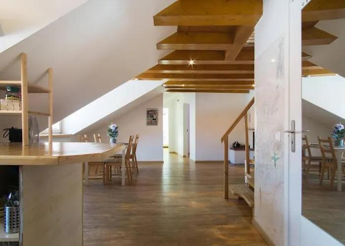 Private Free Sauna & 4 Bedrooms Old Town Rooftop